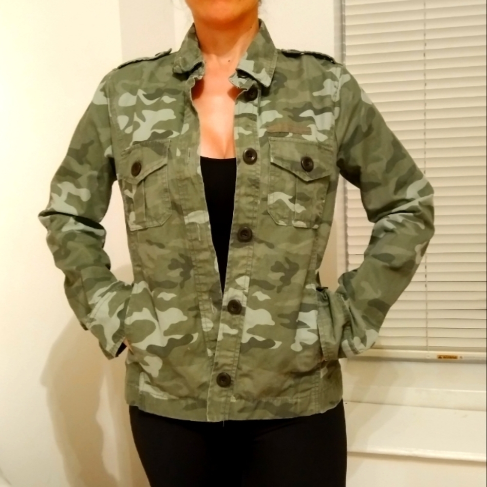 Gap women's camo jacket